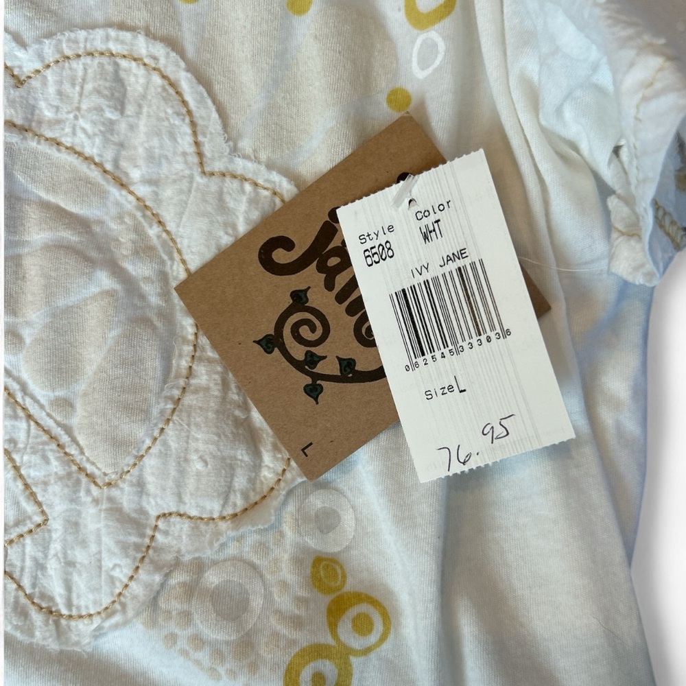 Ivy Jane Women’s Cream Peace Graphic Tee.  NWT  Size L - Picture 7 of 9